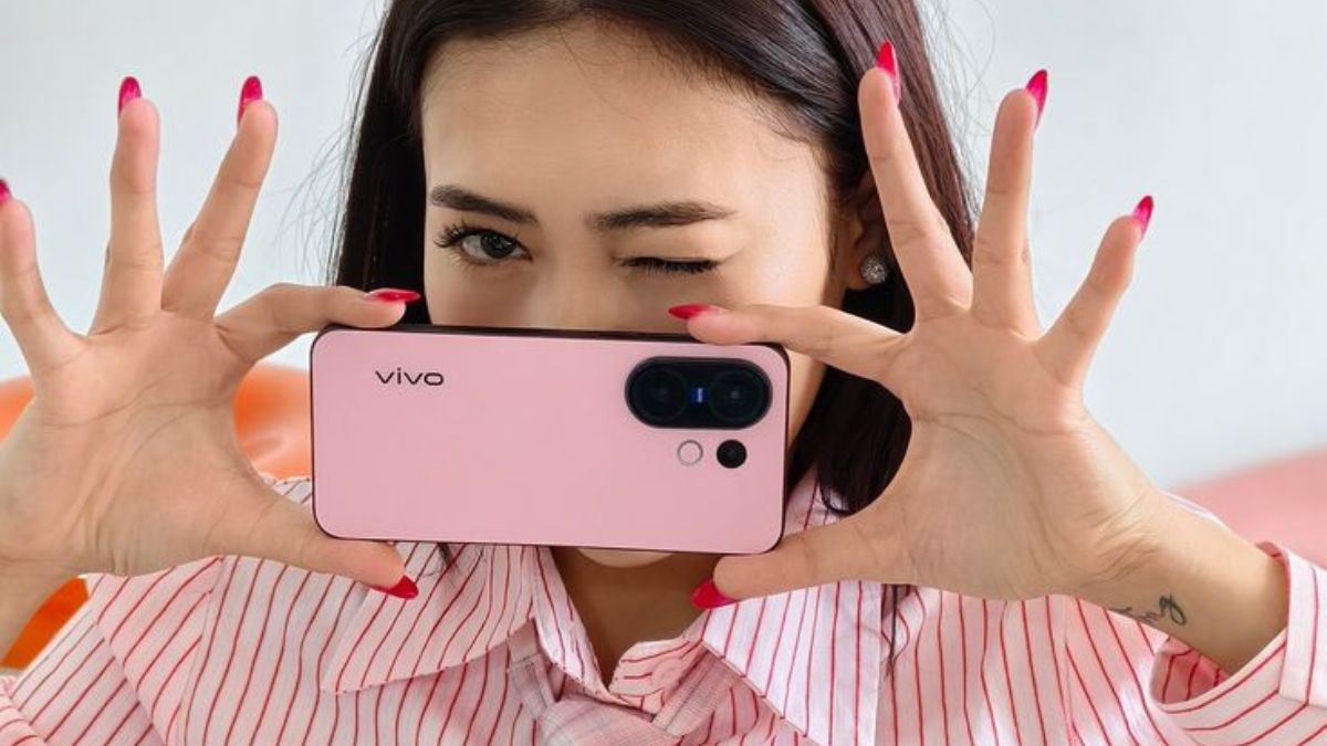VivoX200T: launched with Zeiss-branded triple camera!