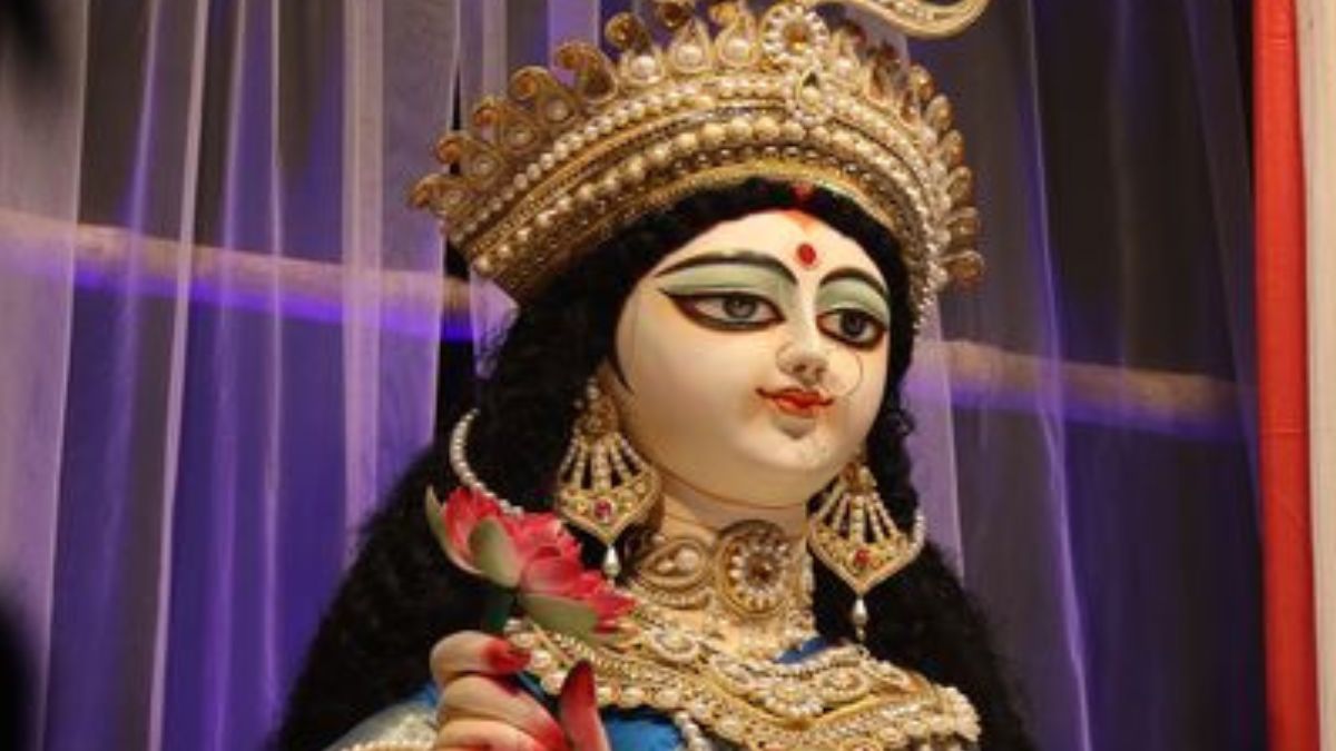 2026:4-armed goddess Saraswati