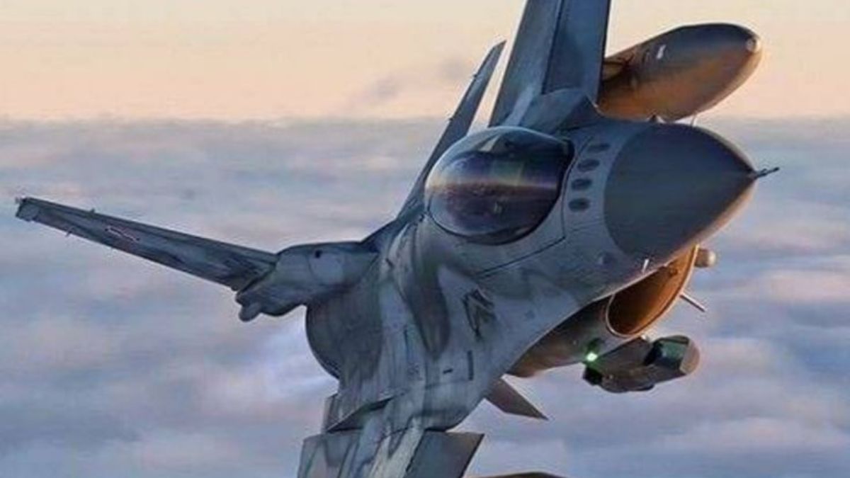 3:Indian Air Force personnel to train British pilots!